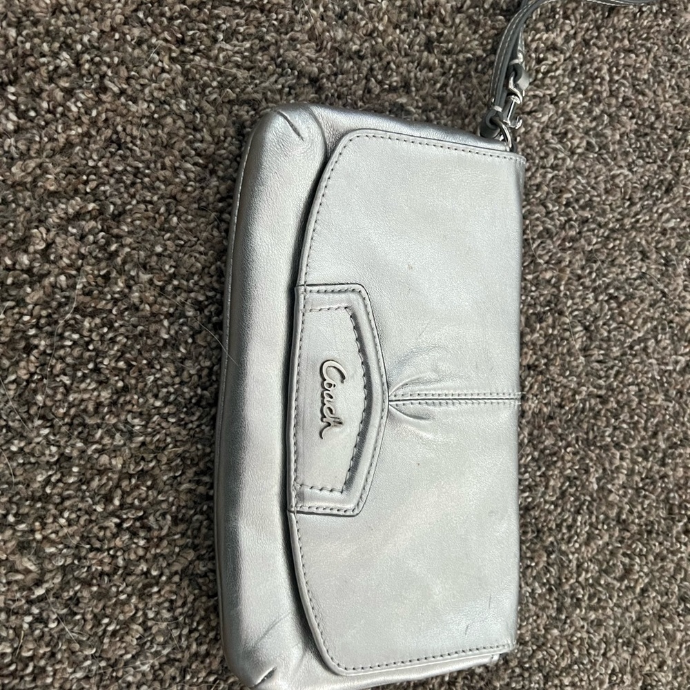 Coach wristlet. Gently used. Great condition
